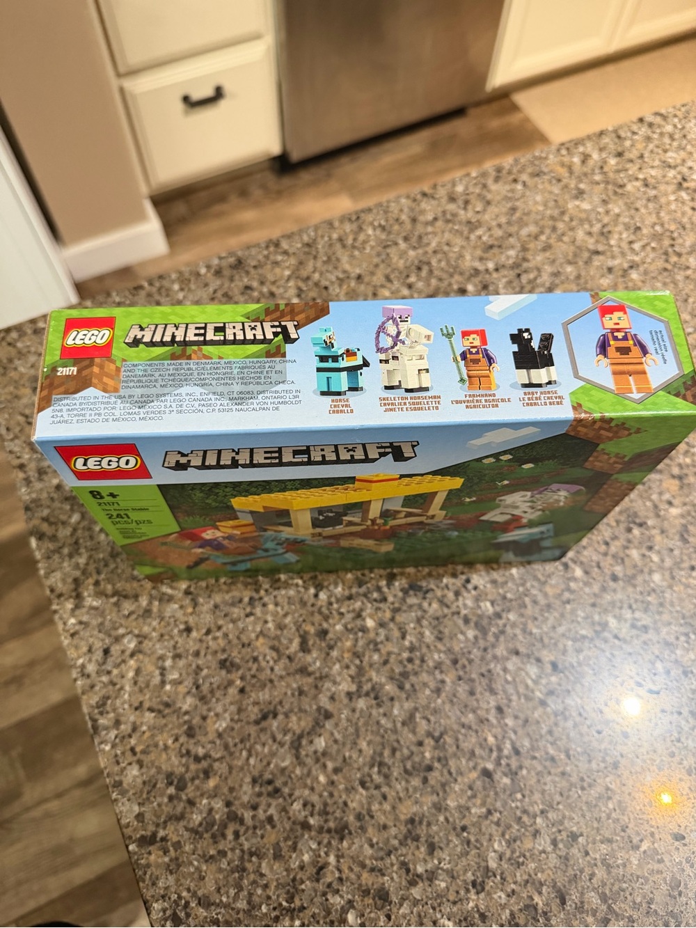 Lego Minecraft Horse Stable Playset - Yellow, Green, Blue - Picture 3 of 3